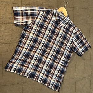 New Patagonia Short sleeve button down shirt in men’s large.